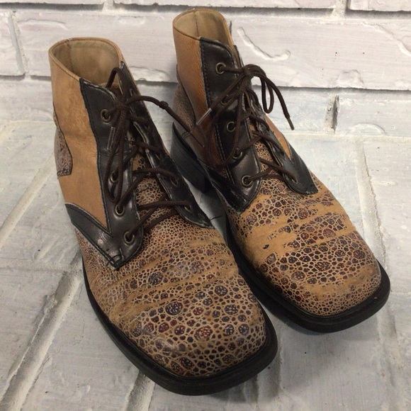 NYCOLE ST LOUIS - Truly unique lace up leather boots - Size 7.5 B - Picture 2 of 14